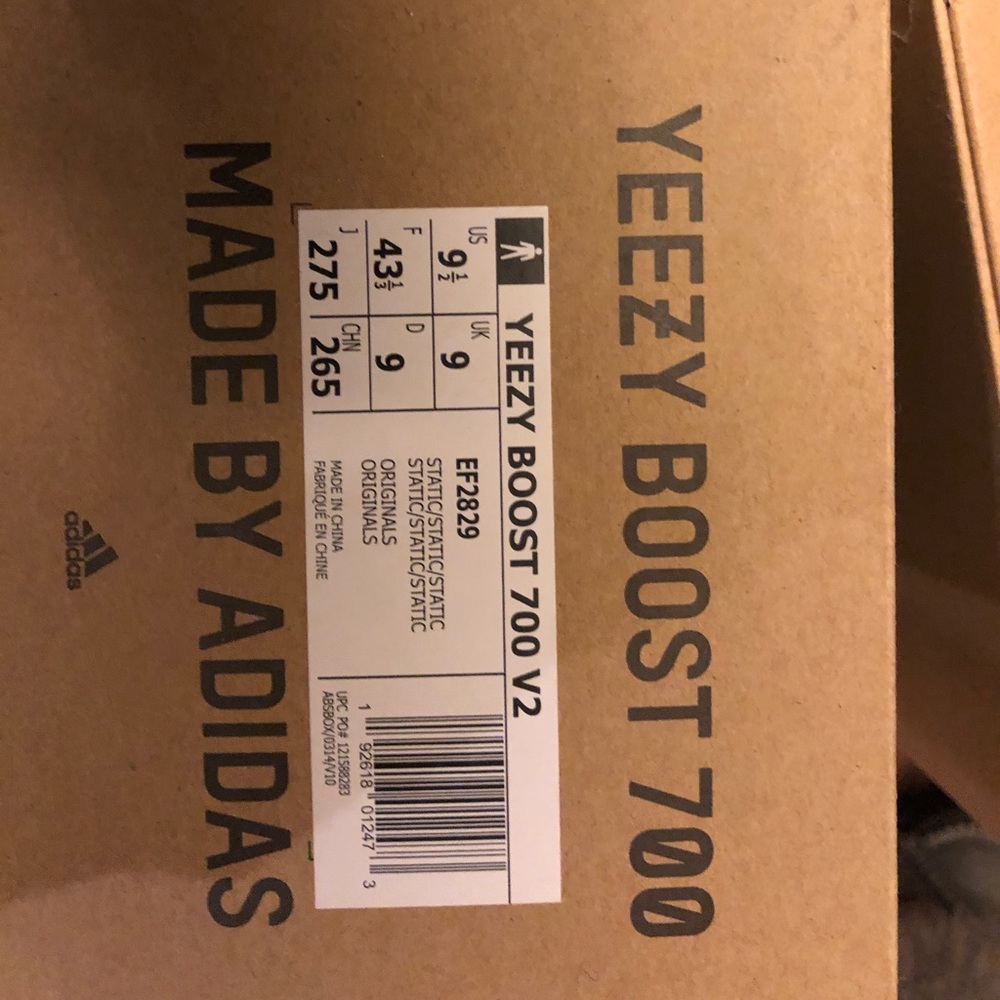 yeezy shoe box